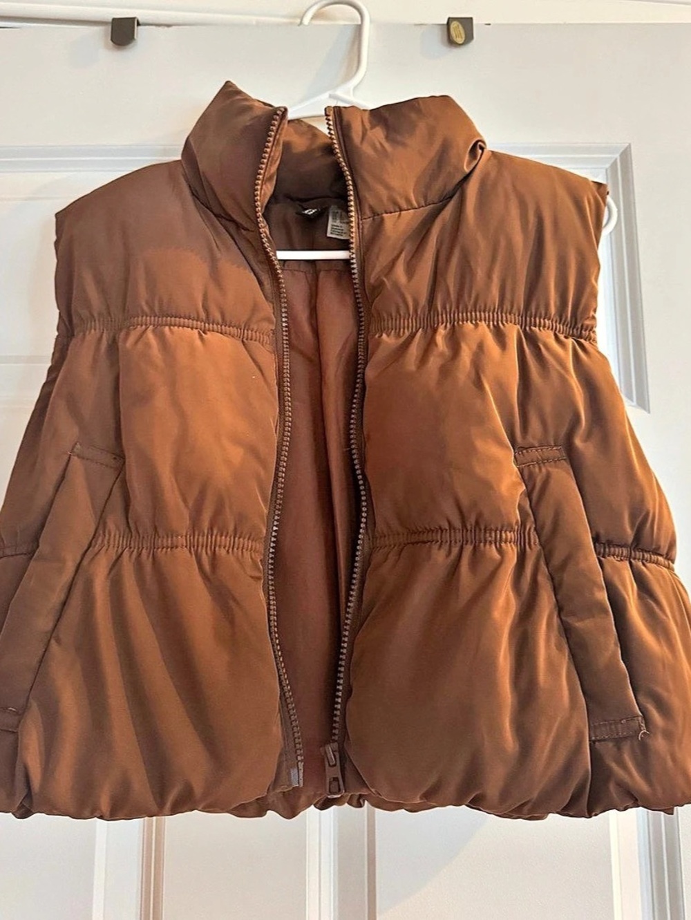 H&M Wunder Puff Super-Cropped Vest Brown